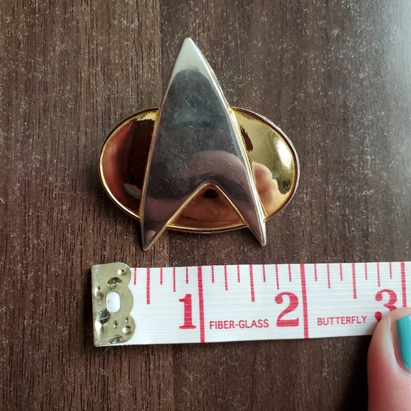 Star Trek 1993 Pin Vintage Gold Silver Tones Next Generation Communicator - Picture 2 of 4